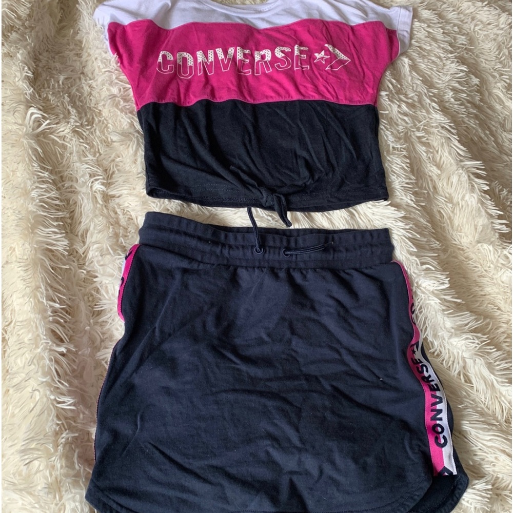 Selling a pink, blue and white converse set